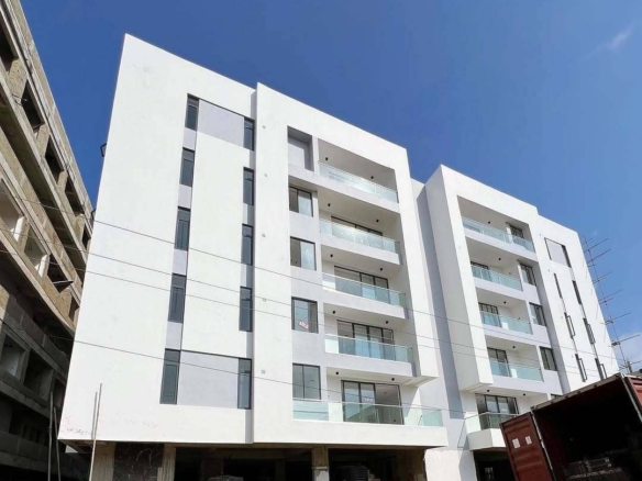 Contemporary 2 & 3 Bedroom Penthouse With Elevator