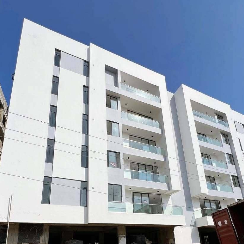 Contemporary 2 & 3 Bedroom Penthouse With Elevator